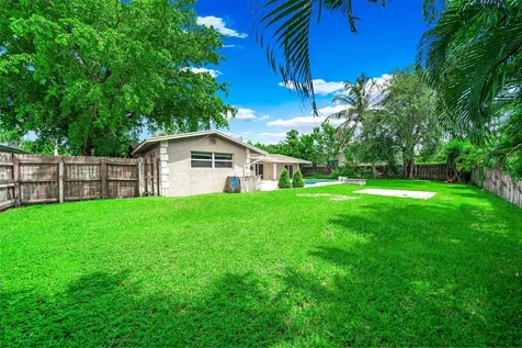 4021 Bayview Drive Fort Lauderdale FL 33308