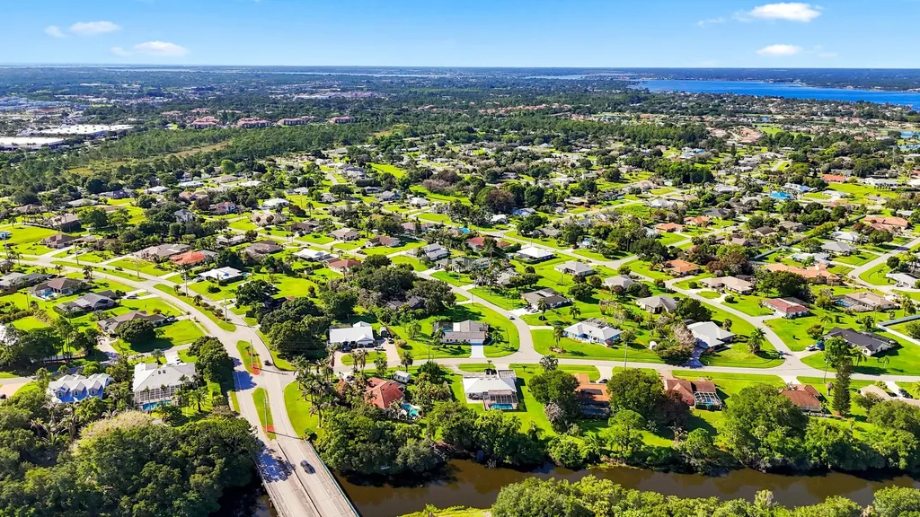 2001 SE Allamanda Drive Port St Lucie FL 34952