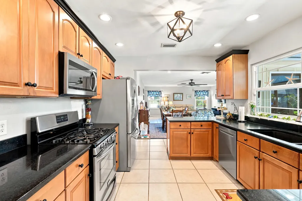 2001 SE Allamanda Drive Port St Lucie FL 34952