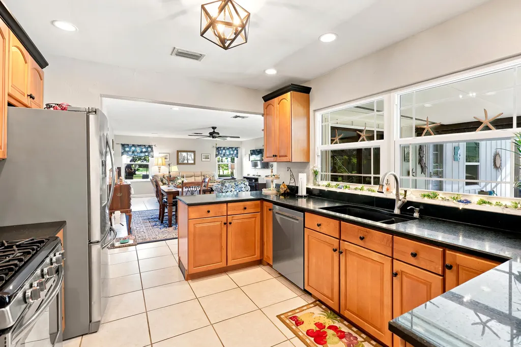 2001 SE Allamanda Drive Port St Lucie FL 34952