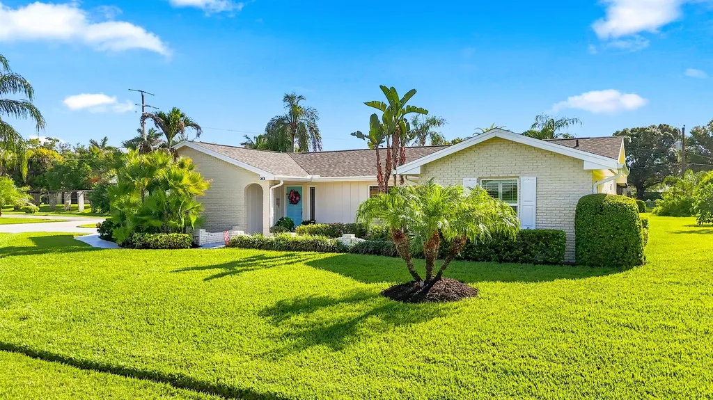 2001 SE Allamanda Drive Port St Lucie FL 34952