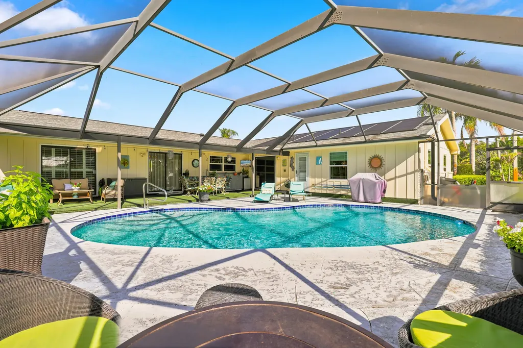 2001 SE Allamanda Drive Port St Lucie FL 34952