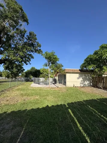 7816 NW 70th Terrace Tamarac FL 33321