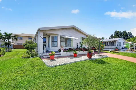 733 Sunny S Avenue Boynton Beach FL 33436