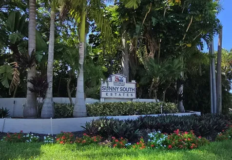 733 Sunny S Avenue Boynton Beach FL 33436