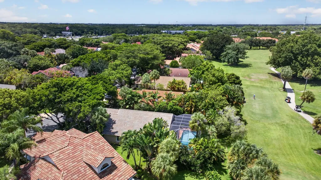 526 Misty Oaks Drive Pompano Beach FL 33069