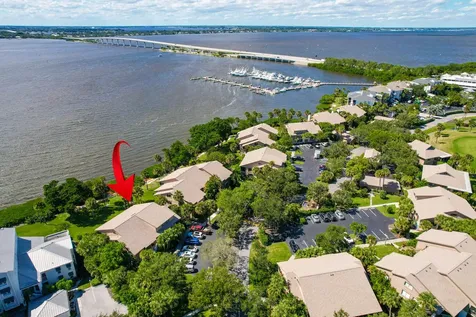 218 NE Edgewater Drive Hutchinson Island FL 34996
