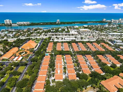 48 Live Oak Circle Jupiter FL 33469