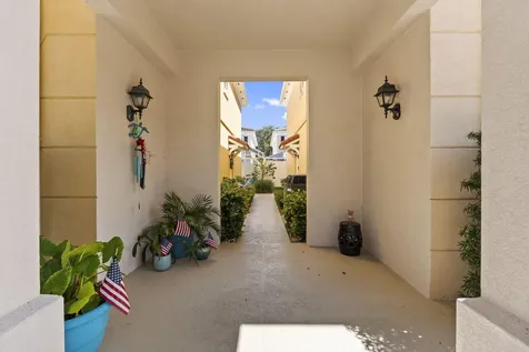 48 Live Oak Circle Jupiter FL 33469