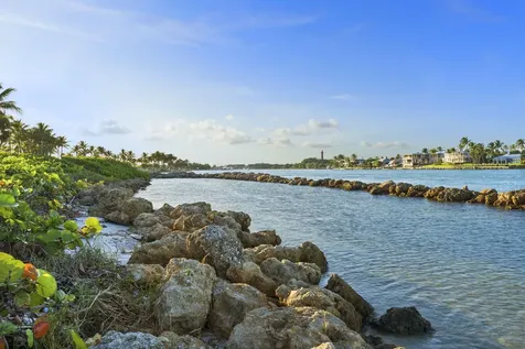 48 Live Oak Circle Jupiter FL 33469