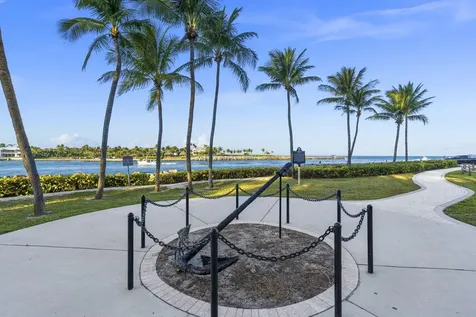 48 Live Oak Circle Jupiter FL 33469