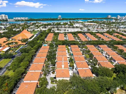 48 Live Oak Circle Jupiter FL 33469