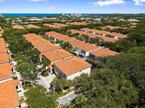 48 Live Oak Circle Jupiter FL 33469