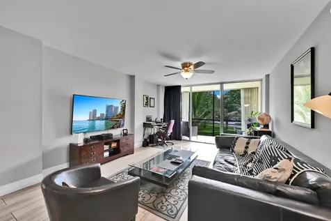 103 Royal Park Drive Oakland Park FL 33309