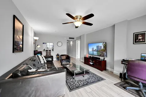 103 Royal Park Drive Oakland Park FL 33309