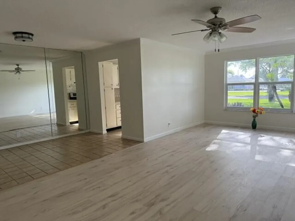 7293 W Oakridge Circle Lake Worth FL 33462