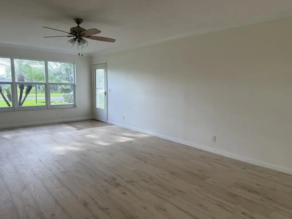 7293 W Oakridge Circle Lake Worth FL 33462