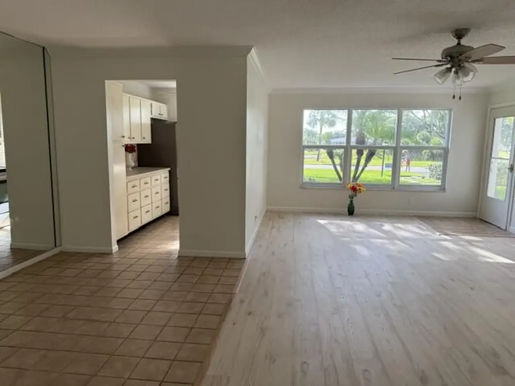 7293 W Oakridge Circle Lake Worth FL 33462