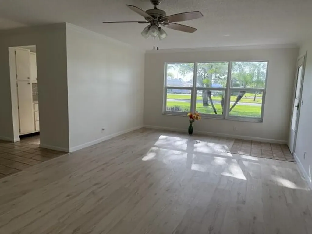 7293 W Oakridge Circle Lake Worth FL 33462