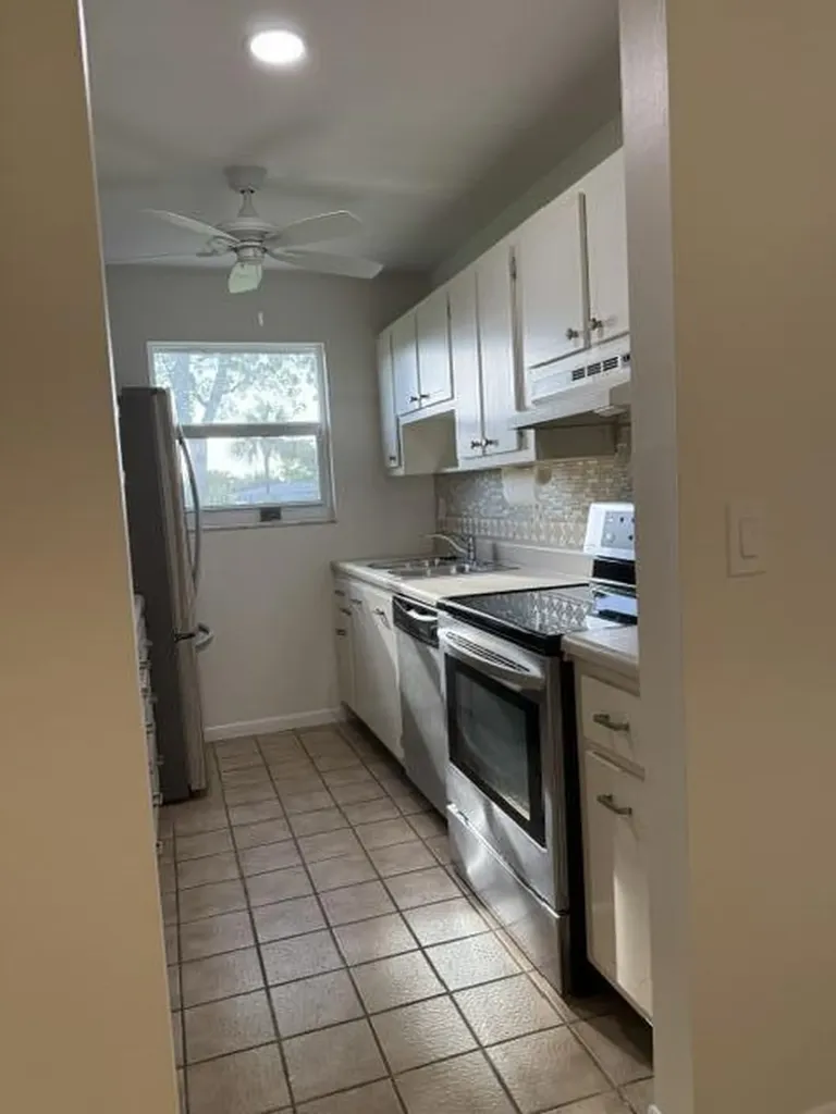 7293 W Oakridge Circle Lake Worth FL 33462