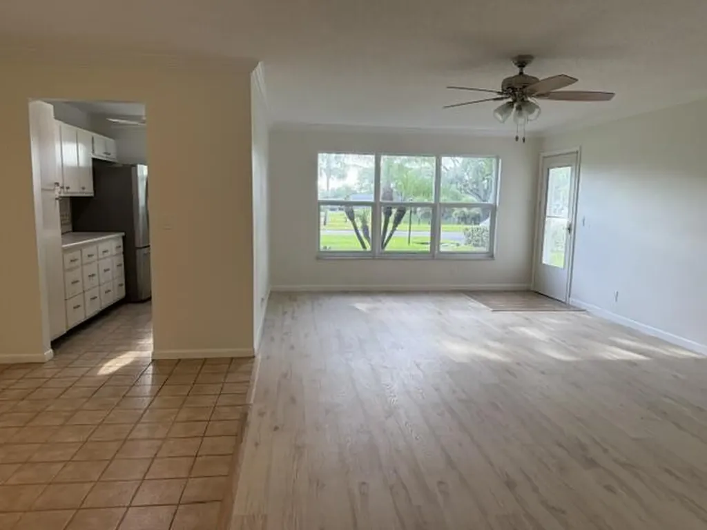 7293 W Oakridge Circle Lake Worth FL 33462