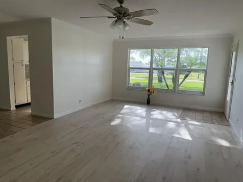 7293 W Oakridge Circle Lake Worth FL 33462