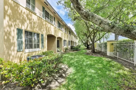 1912 SW 60th Avenue North Lauderdale FL 33068