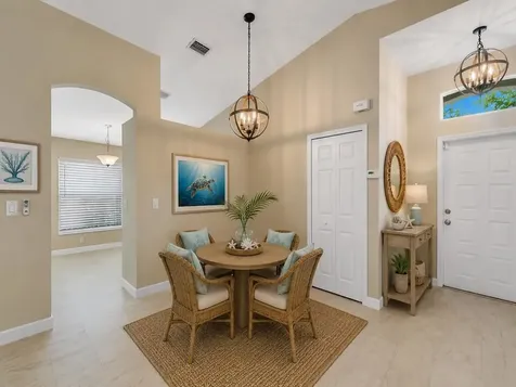 962 E 13th Square Vero Beach FL 32960