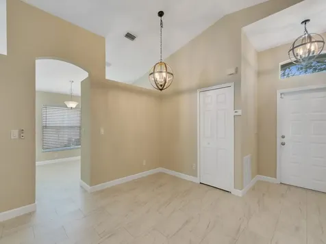 962 E 13th Square Vero Beach FL 32960