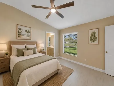 962 E 13th Square Vero Beach FL 32960