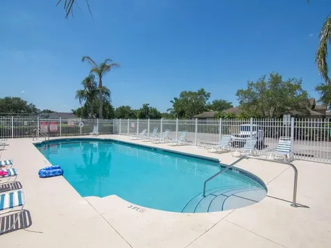 962 E 13th Square Vero Beach FL 32960