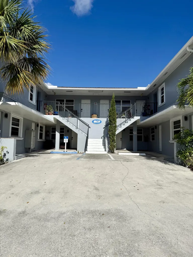 605 N Federal Highway Lake Worth Beach FL 33460