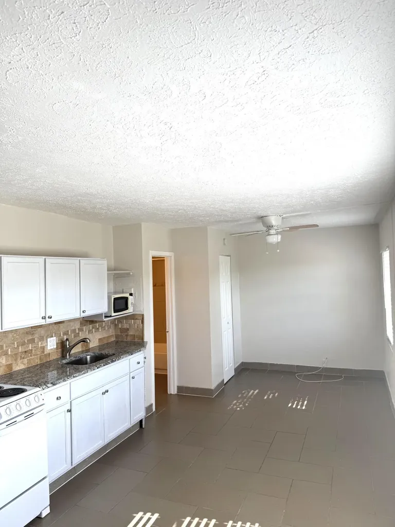 605 N Federal Highway Lake Worth Beach FL 33460