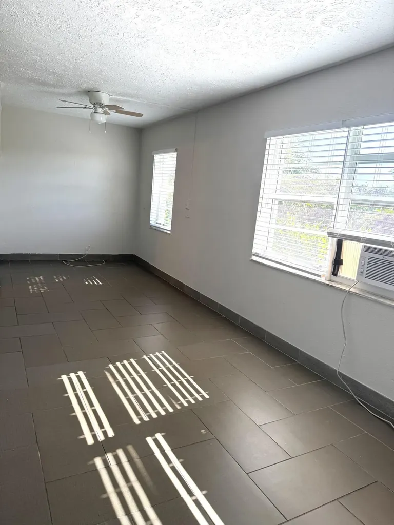 605 N Federal Highway Lake Worth Beach FL 33460