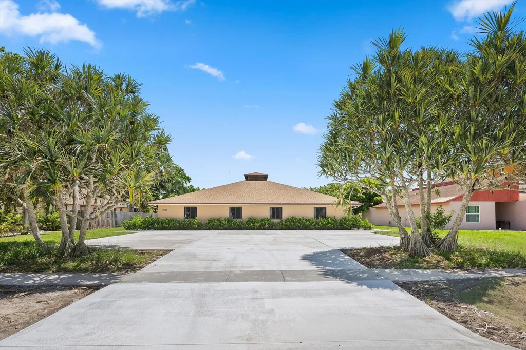 1262 The 12th Fairway Wellington FL 33414
