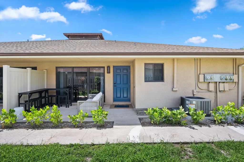 1262 The 12th Fairway Wellington FL 33414