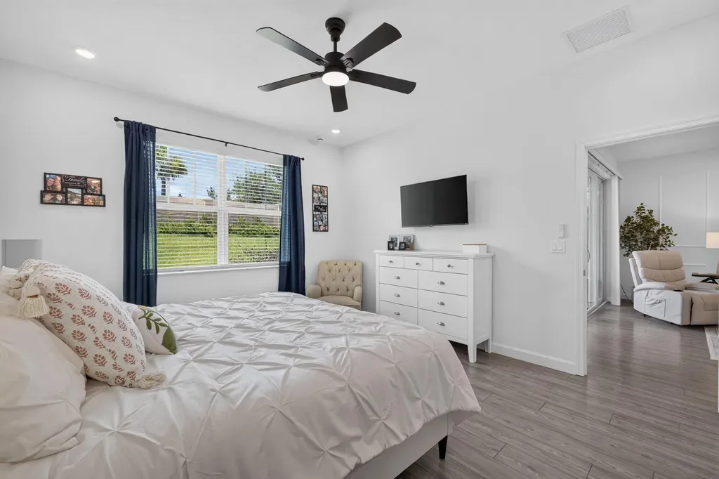 2057 SE Crosswood Way Port St Lucie FL 34984