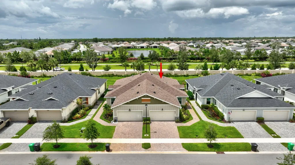 2057 SE Crosswood Way Port St Lucie FL 34984