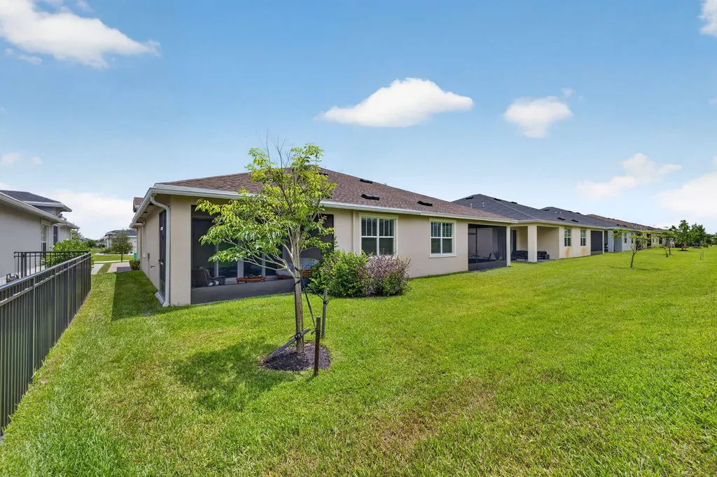 2057 SE Crosswood Way Port St Lucie FL 34984