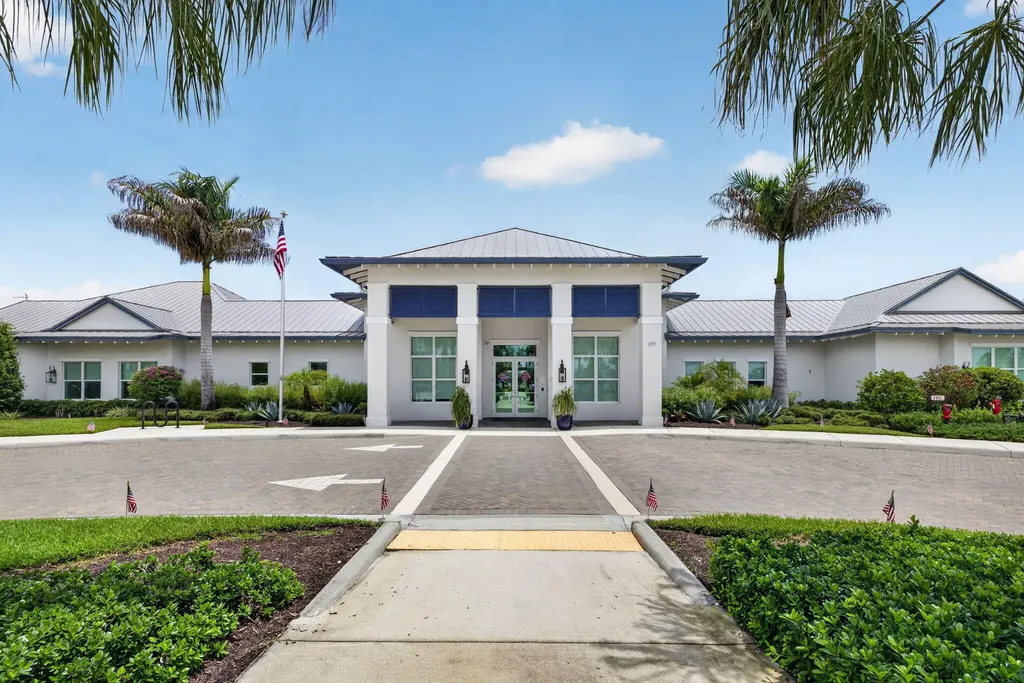 2057 SE Crosswood Way Port St Lucie FL 34984