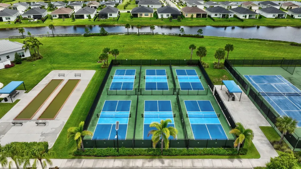 2057 SE Crosswood Way Port St Lucie FL 34984