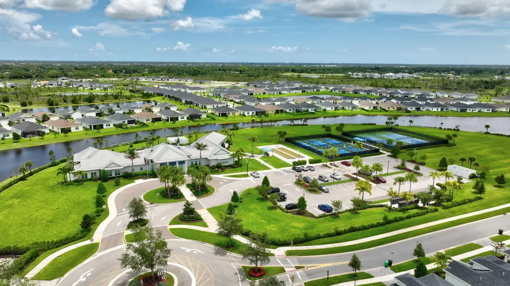 2057 SE Crosswood Way Port St Lucie FL 34984