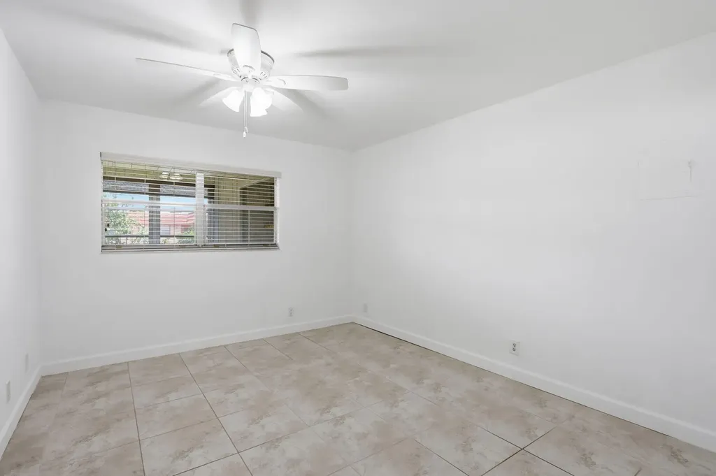 164 Seville G Delray Beach FL 33446