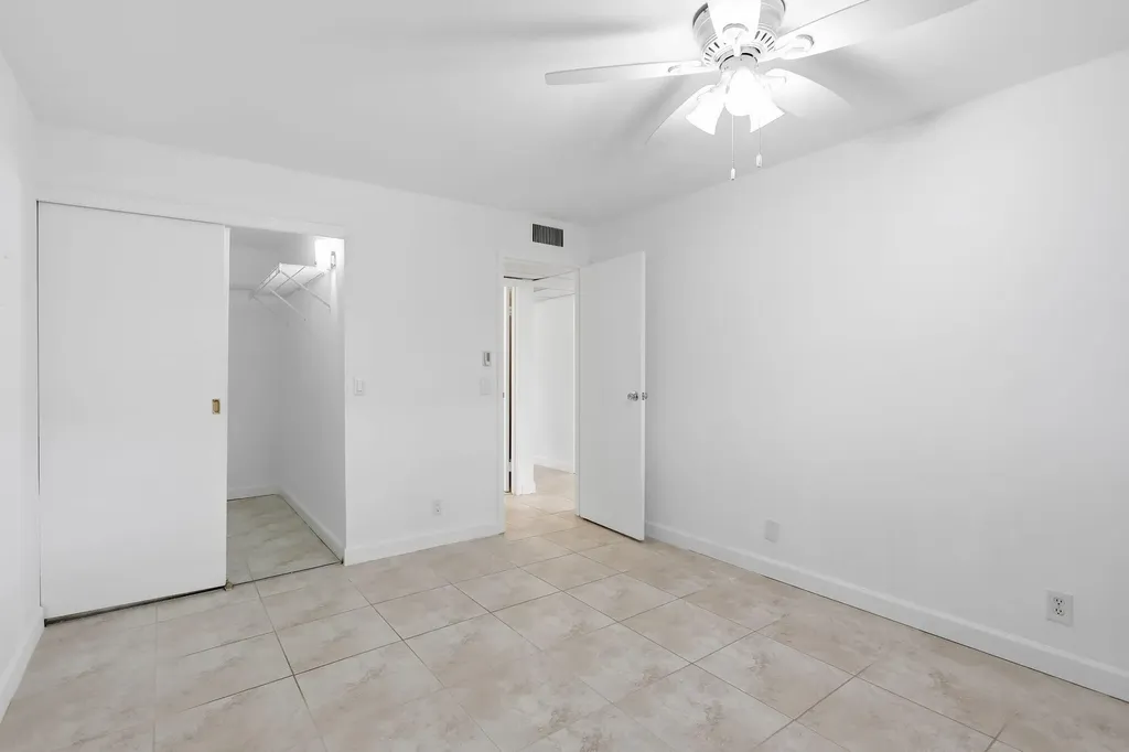 164 Seville G Delray Beach FL 33446