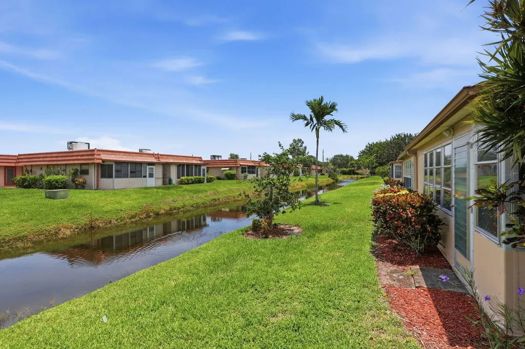 164 Seville G Delray Beach FL 33446