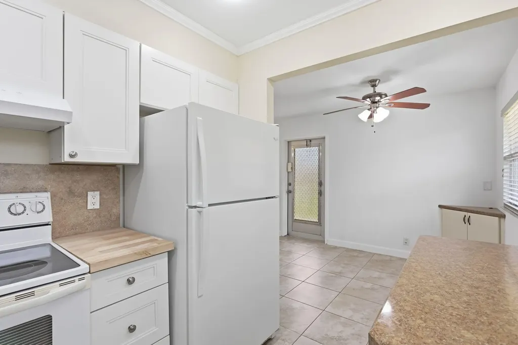 164 Seville G Delray Beach FL 33446