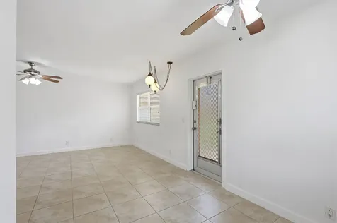 164 Seville G Delray Beach FL 33446