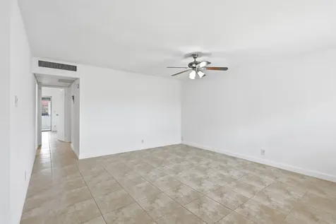164 Seville G Delray Beach FL 33446