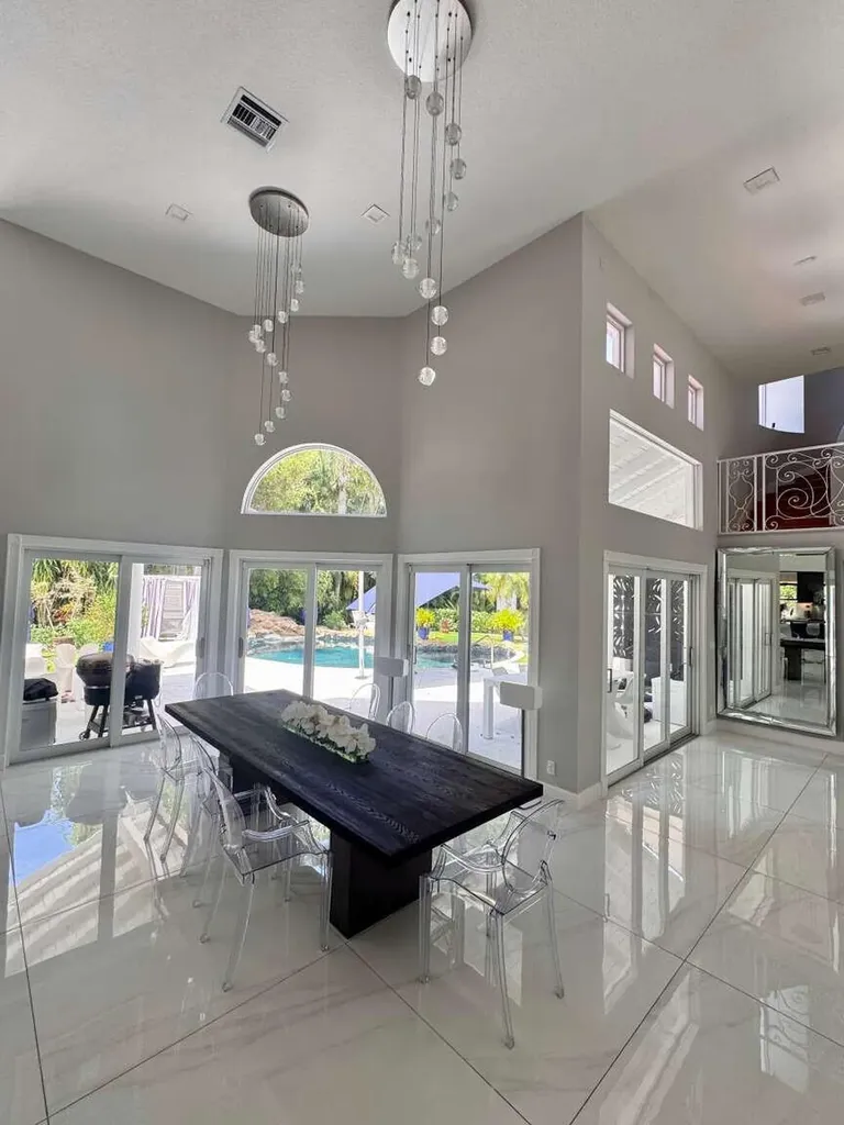 233 Pershing Way West Palm Beach FL 33401