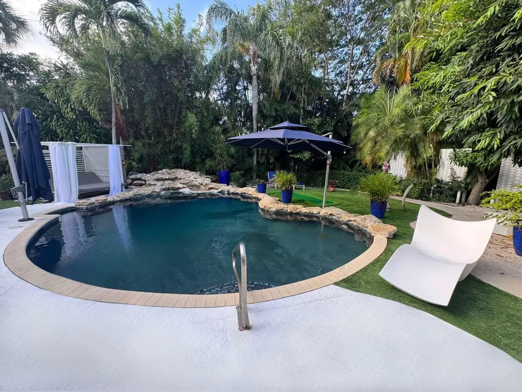233 Pershing Way West Palm Beach FL 33401